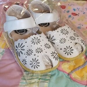 Livie & Luca White Leather Sandals W/Glitter Silver Inlay Closed Heel & Peep Toe